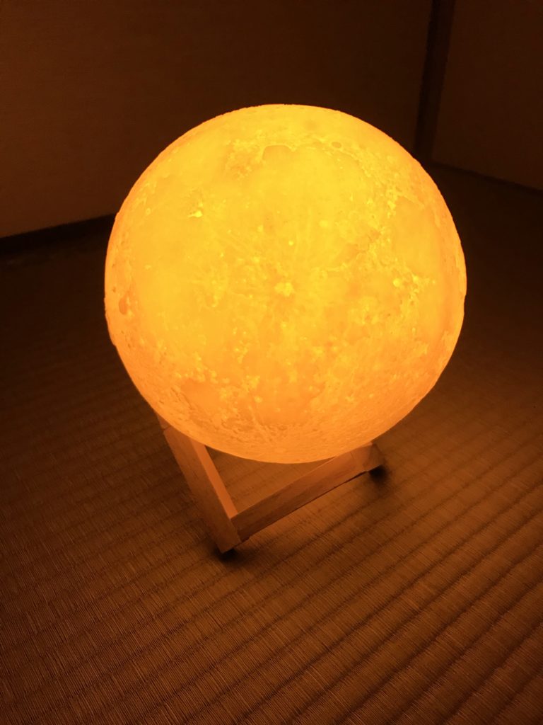 ムーンランプの電球色